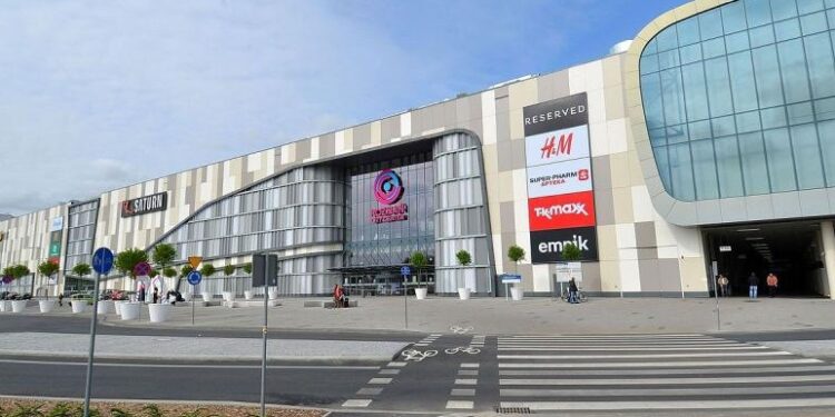 Przewdonik po galeriach handlowych w Poznaniu: Gdzie zrobić zakupy, zjeść i spędzić czas