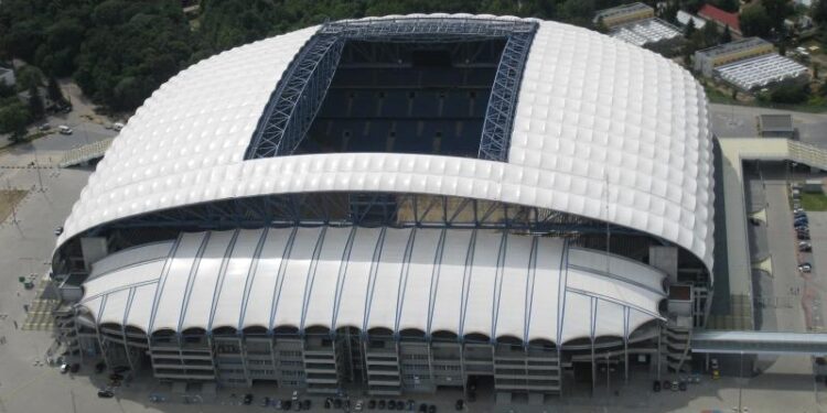 Enea Stadion Przewodnik i najważniejsze informacje o Stadionie Miejskim w Poznaniu