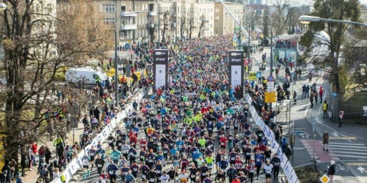 Zbliża się 23. Poznań Maraton - na ulice wybiegną biegacze z całego kraju/fot.poznan.eska.pl