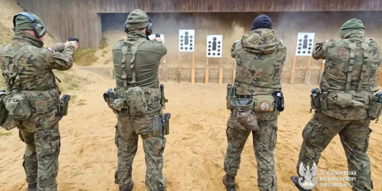 Szkolenie żołnierzy Terytorialsów z Wielkopolski wspólnie z Siłami Powietrzno-Wojskowymi oraz Policją