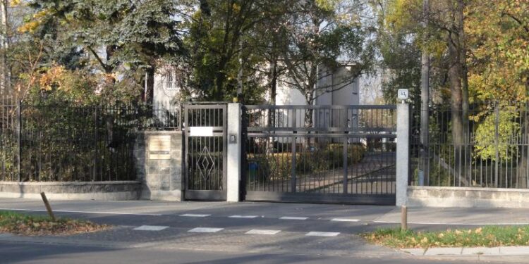 Konsulat Rosji kończy działalność w Poznaniu. Ukraina ma przejąć ich placówkę, źródło: wikipedia.org