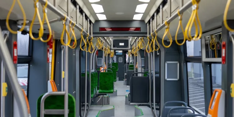 Do Poznania przyjechał pierwszy zamówiony tramwaj Moderus Gamma. Fot. Miasto Poznań / facebook.com