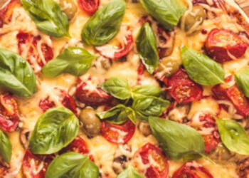 Pizza, która przeniesie nas smakiem do Włoch!/fot. create.vista.com - VadimVasenin