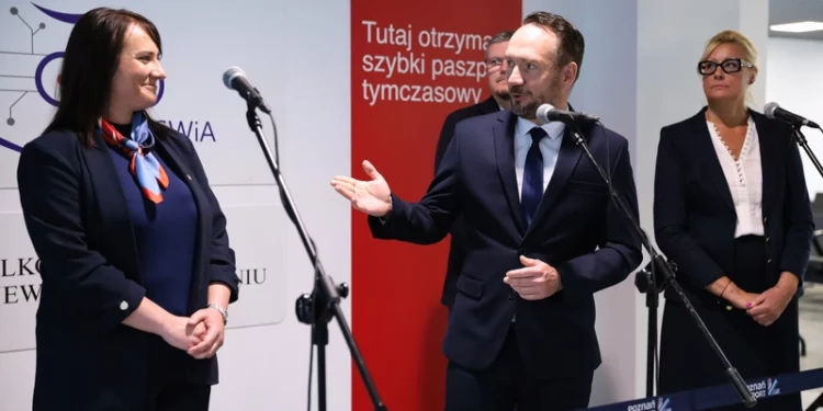 Punkt szybkiego paszportu tymczasowego na Ławicy już otwarty!