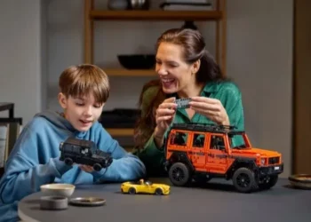 LEGO Technic Mercedes-Benz G 500 PROFESSIONAL Line, fot. LEGO / facebook.com