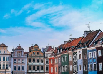 Panorama Poznania – widok miasta, kontekst dla artykułu o Żabce jako kulturowym symbolu.