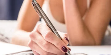 Jak wybrać idealny prezent firmowy na święta: praktyczny przewodnik dla przedsiębiorców