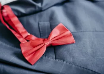 Sklep z muchami - jak wybrać odpowiednią muszkę i na co zwrócić uwagę przy zakupach online?