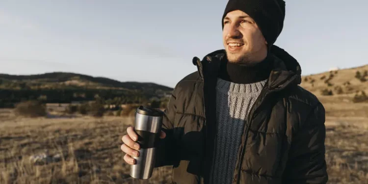 Jak czyścić kubek termiczny, żeby nie przechodził zapachami i zachował świeżość na długo?